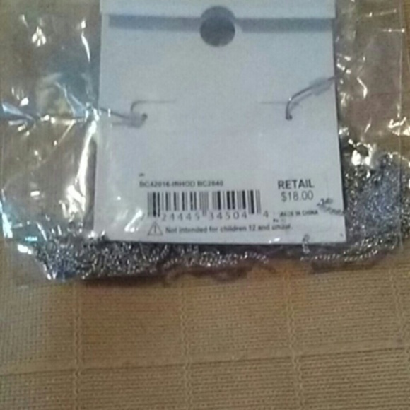 Earring - Picture 2 of 2